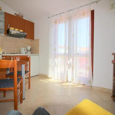 Fuer 2 Personen In Strandnaehe By Interhome