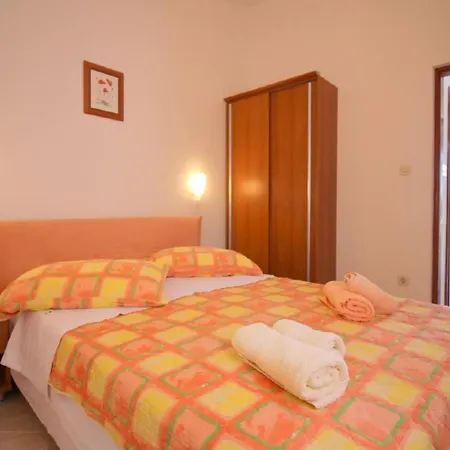 Fuer 2 Personen In Strandnaehe By Interhome Апартаменты Пореч