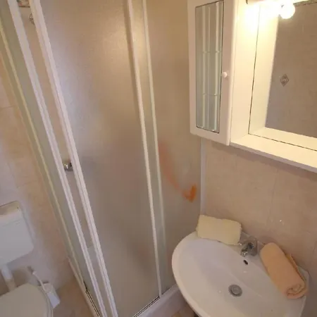 Fuer 2 Personen In Strandnaehe By Interhome